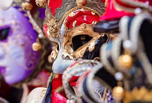 masks-market-venice-italy-1