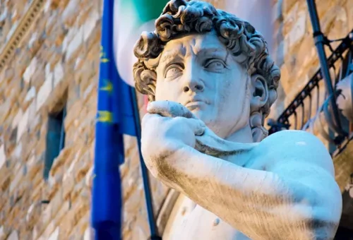 michelangelos-david-statue-florence-italy-5