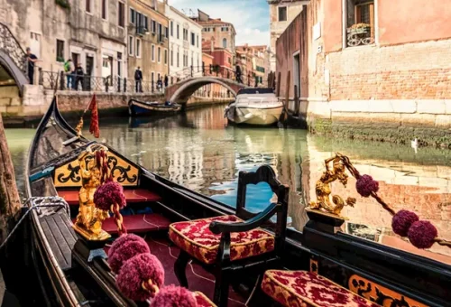 gondola-canal-venice-italy-1