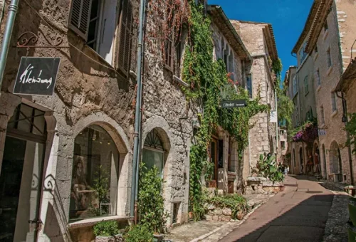 houses-shops-saint-paul-de-vence-france-1