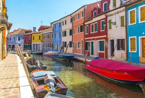 canal-houses-venice-italy-3