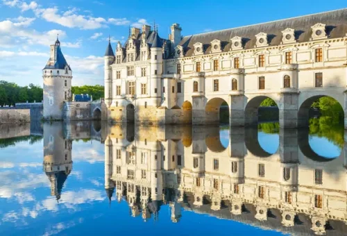 chateau-de-chenonceau-loire-valley-france-1