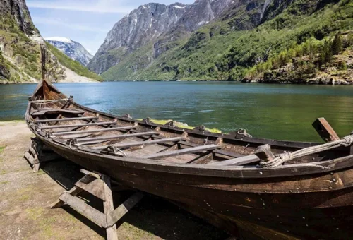 viking-drakkar-sognefjord-norway-1