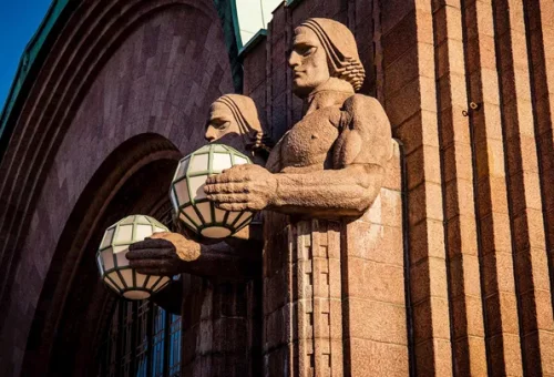 statue-helsinki-finland-2