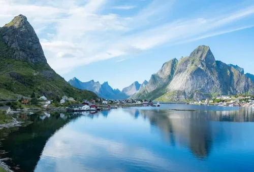 lofoten-island-svolvaer-norway-1