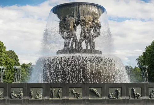 fountain-frogner-park-oslo-norway-1