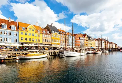 boats-nyhavn-canal-copenhagen-denmark-4
