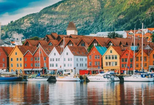 visit-colourful-bergen-norway-4 (1)