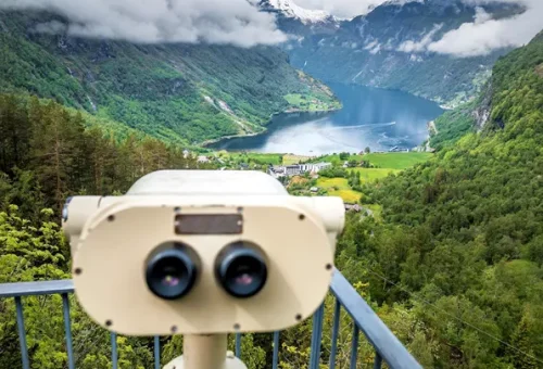 view-binoculars-geirangerfjord-norway-4