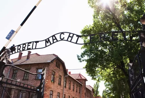 gate-auschwitz-poland-1