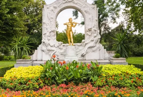 strauss-monument-stadt-park-vienna-austria-1