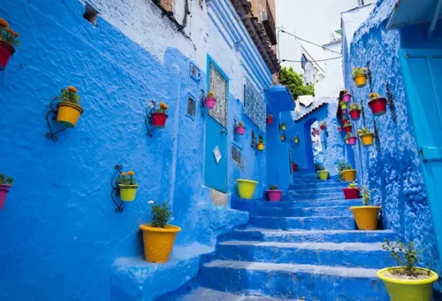 alleyway-in-chefchaouen-morocoo-1