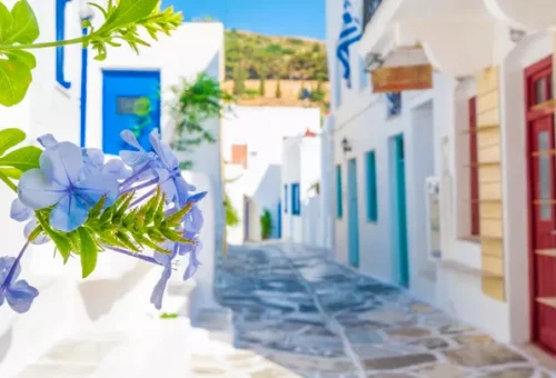 street-houses-mykonos-greece-1