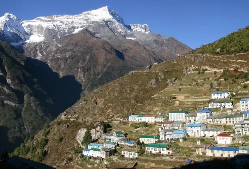 everest-namche-bazaar