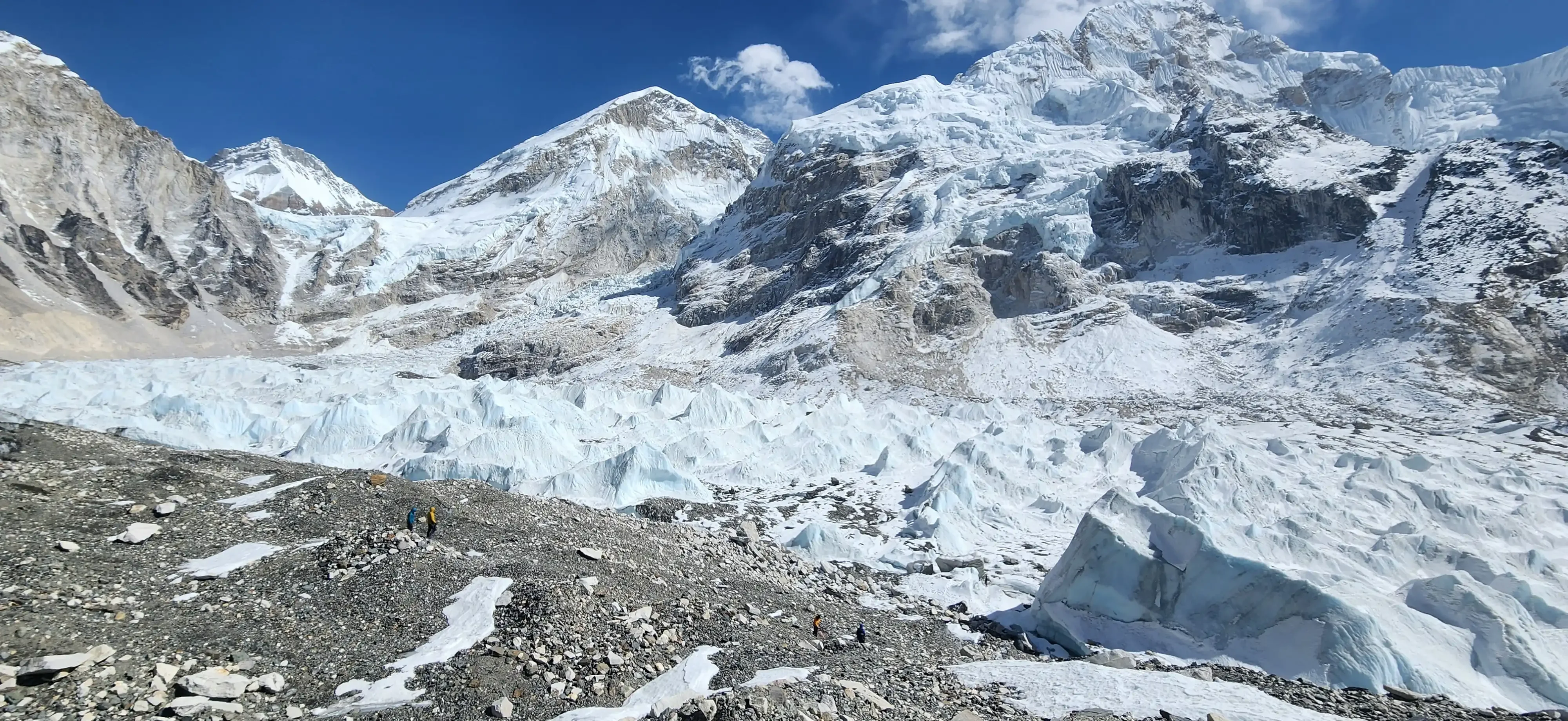 The various precipices of the Khumbu Glacier