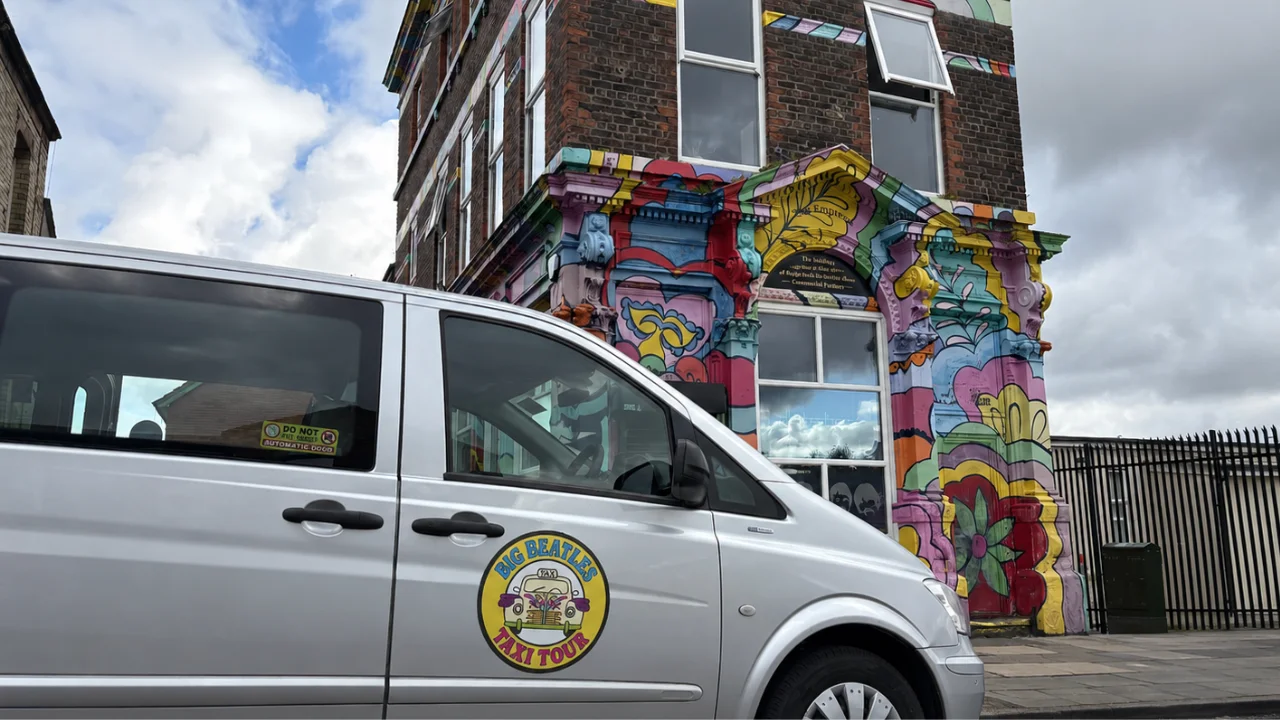 Big Beatles Taxi Tour