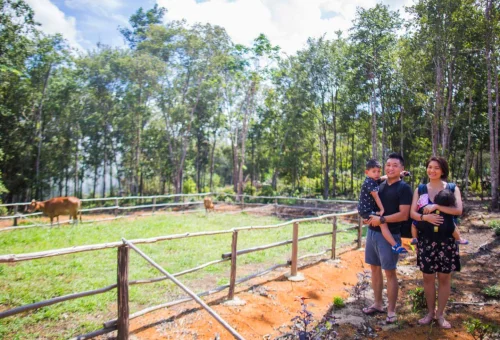Safari-Lagoi-Eco-Farm-Family