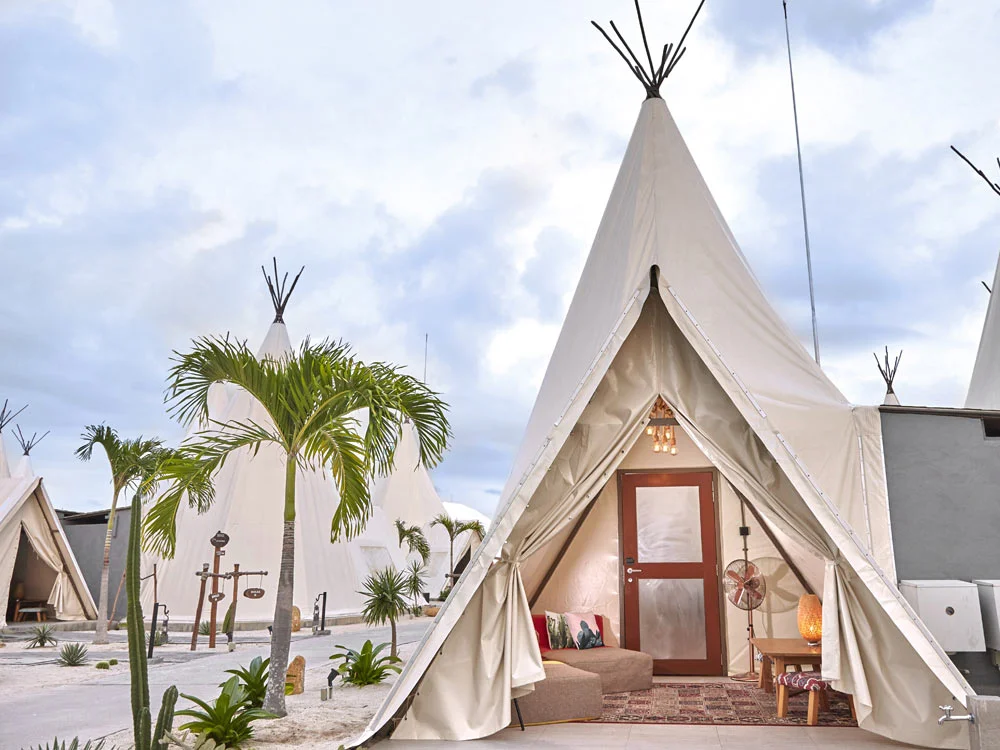 Deluxe Glamp Tent 11