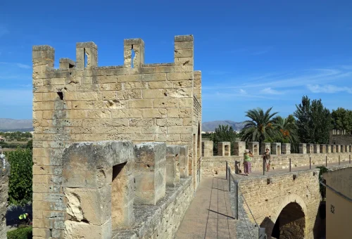 Alcudia_City_Walls_R15