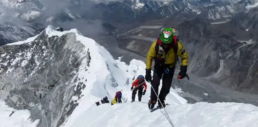 Imjatse Peak Climbing1 990x490 1