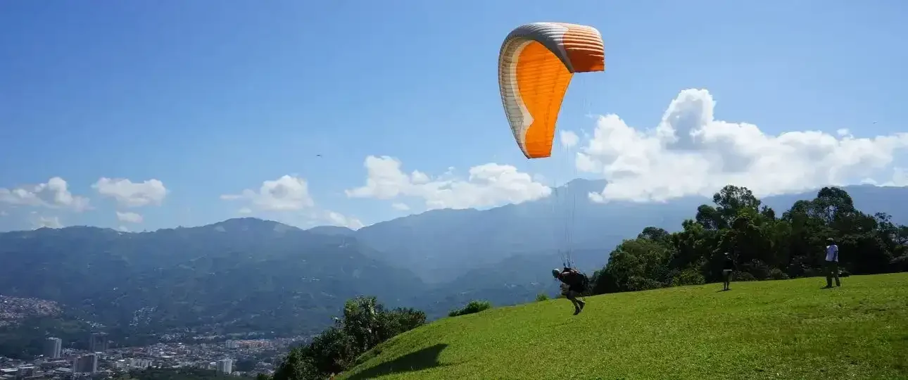 Paragliding-in-Nepal