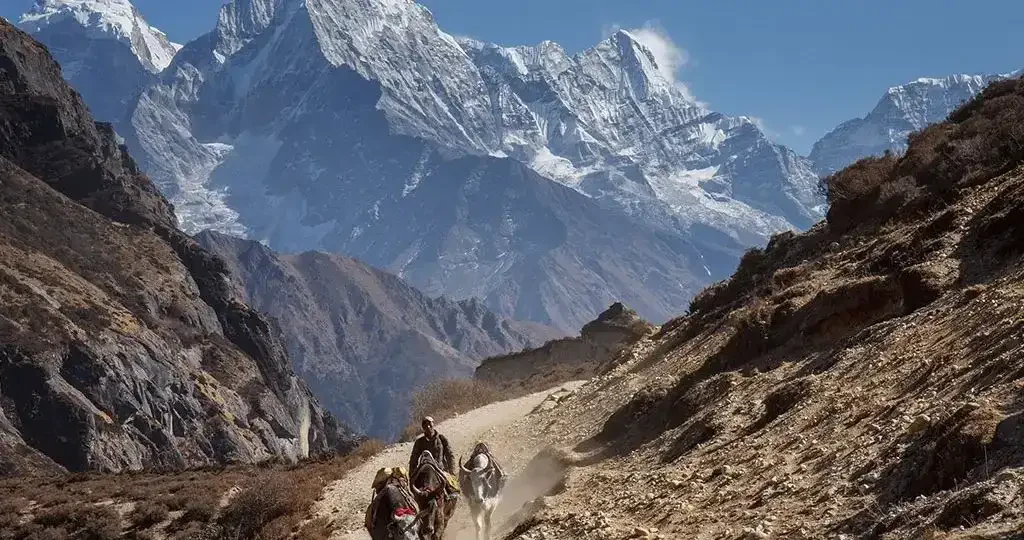 Everest-Base-Camp-Trek-in-August-1024x540-1