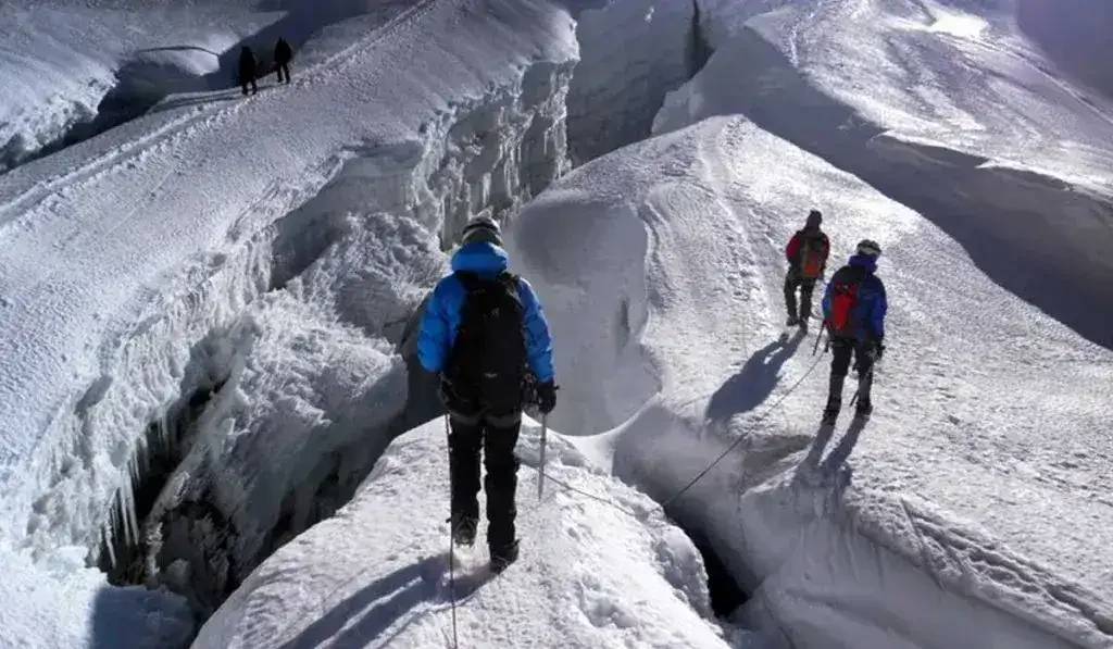 Best-Time-To-Climb-Island-Peak-1-1024x597-1