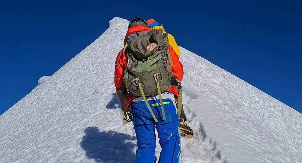 Lobuche-Peak-Climbing-Trekking-peak-in-Nepal-1000x540-1