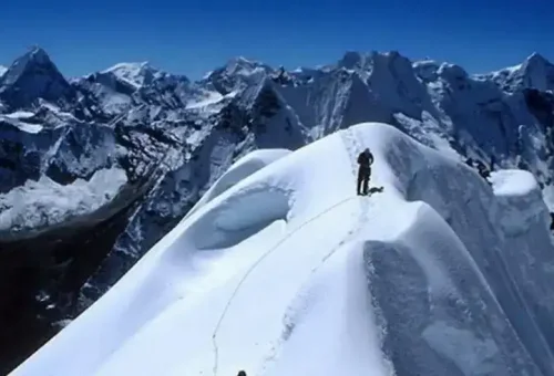 Chulu-East-Peak-Climbing