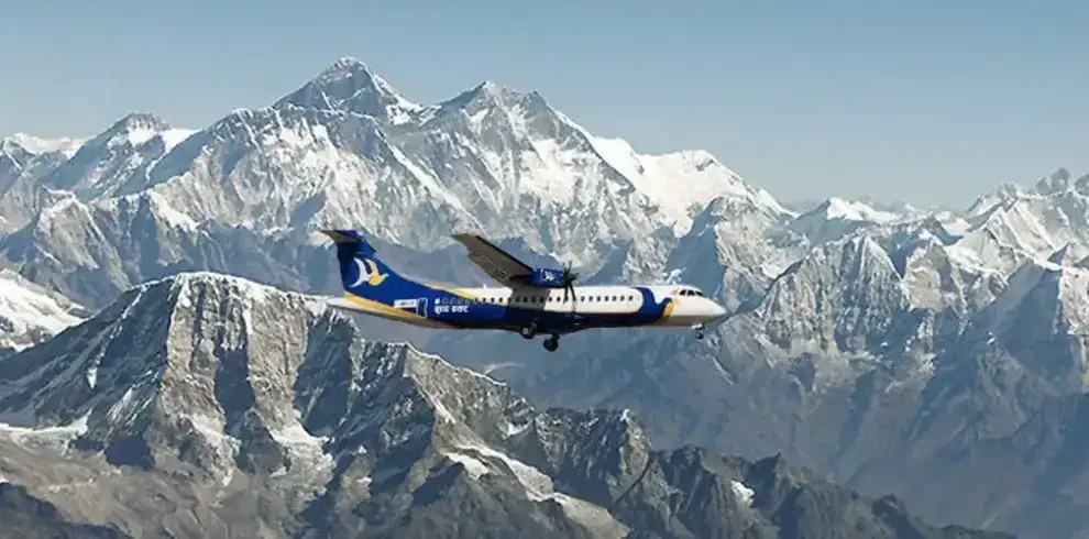 Everest_Mountain_Flight11 990x490 1