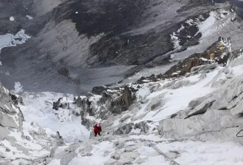 Climbing_routes_amadablam