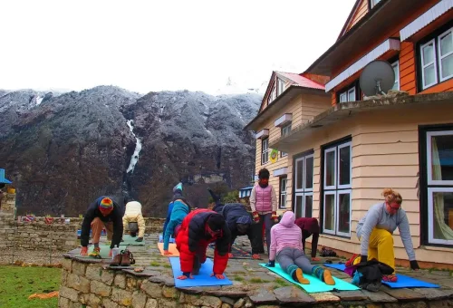 everest-yoga-trek
