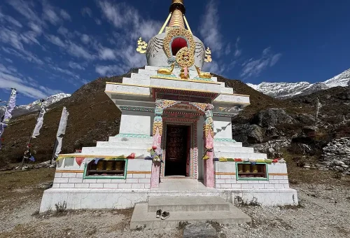 langtang temple