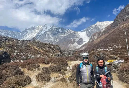 langtang with 2 people