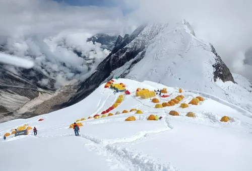 camp in manalu expedition