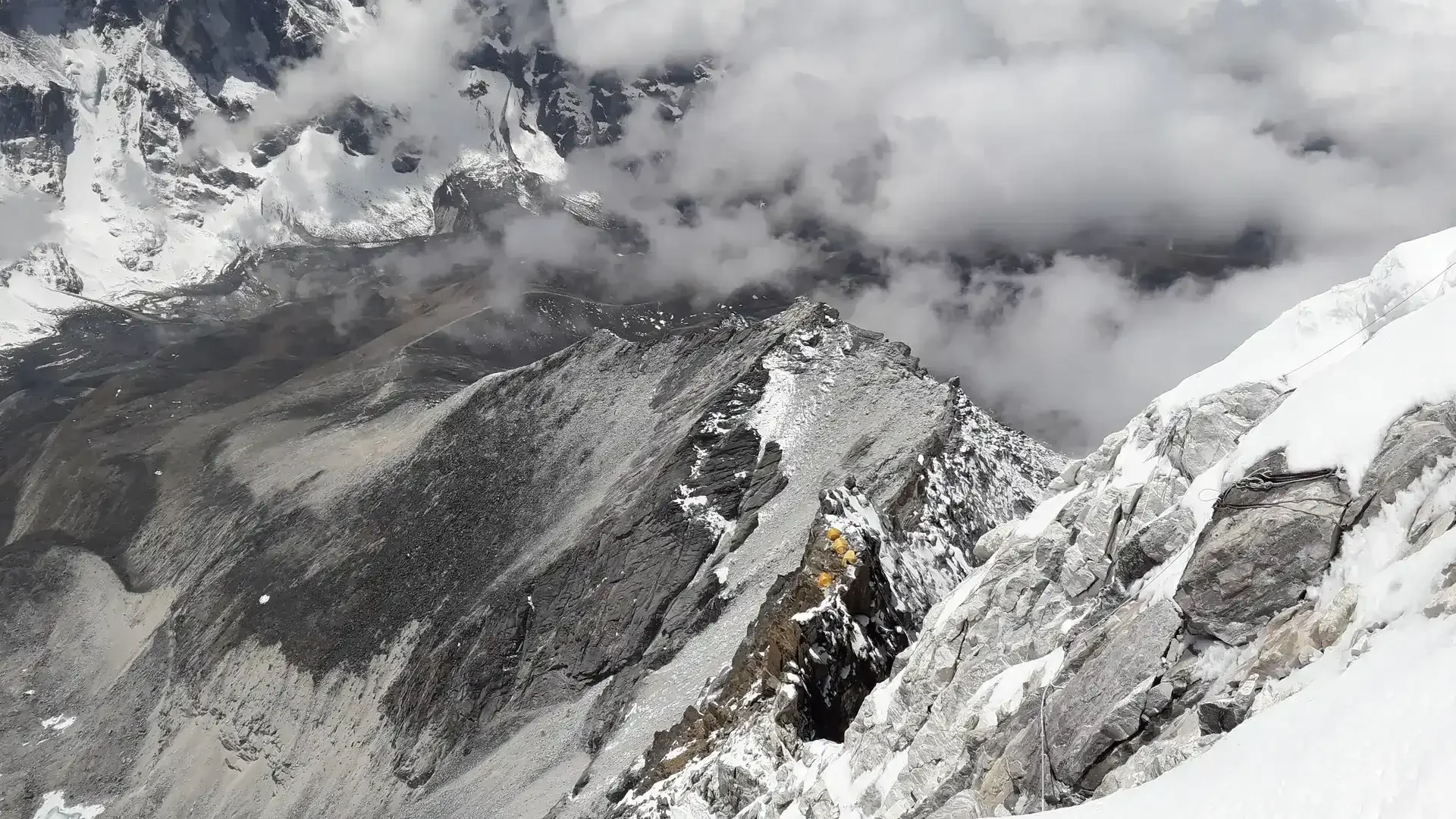 Amadablam Expedition View