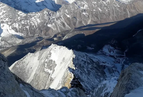 way to Amadablam Expedition